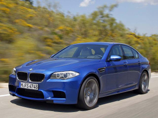 Illustration for article titled 2012 BMW M5: First Photos